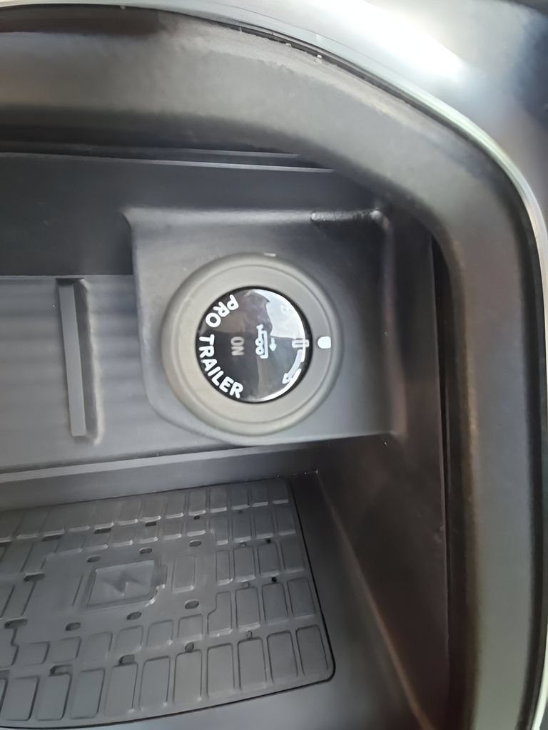 Used 2025 Ford Expedition Active AWD/4WD image 46