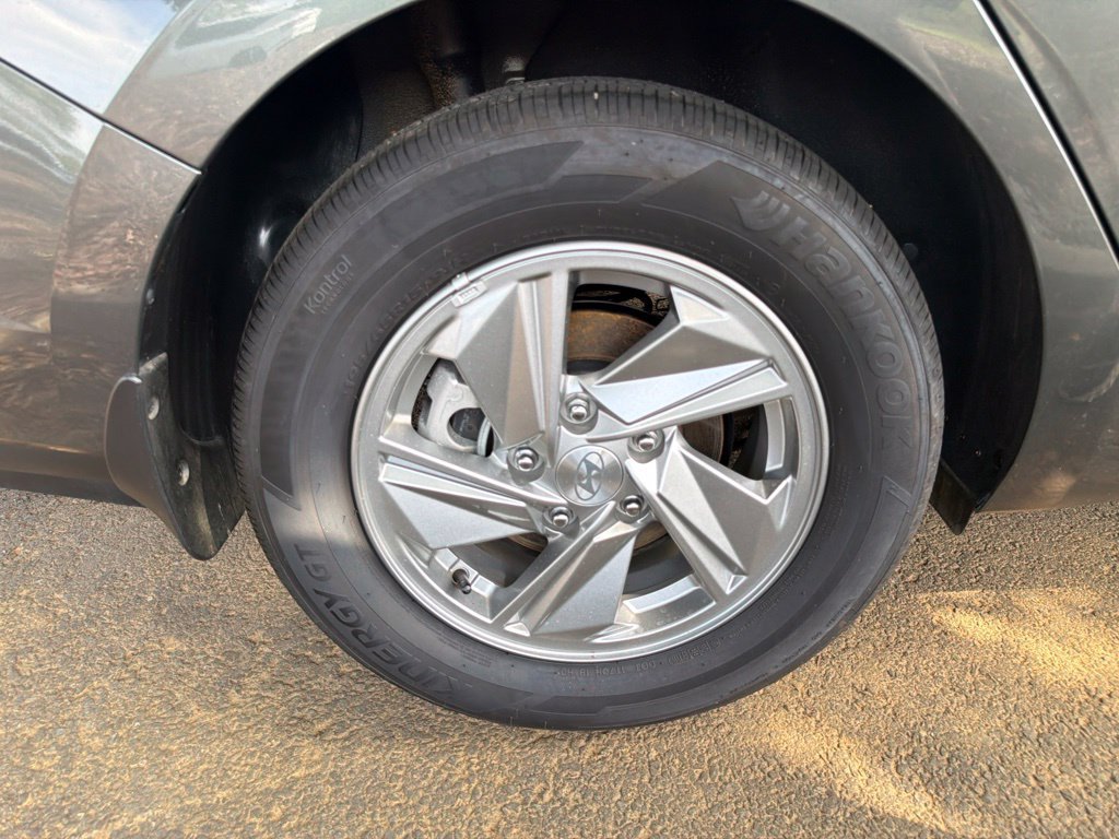 Certified 2026 Hyundai Elantra SE FWD image 7