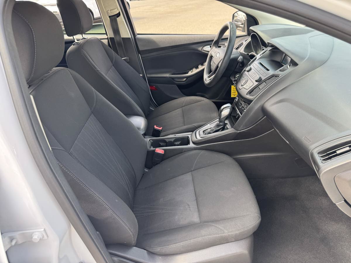 Used 2015 Ford Focus SE FWD image 13