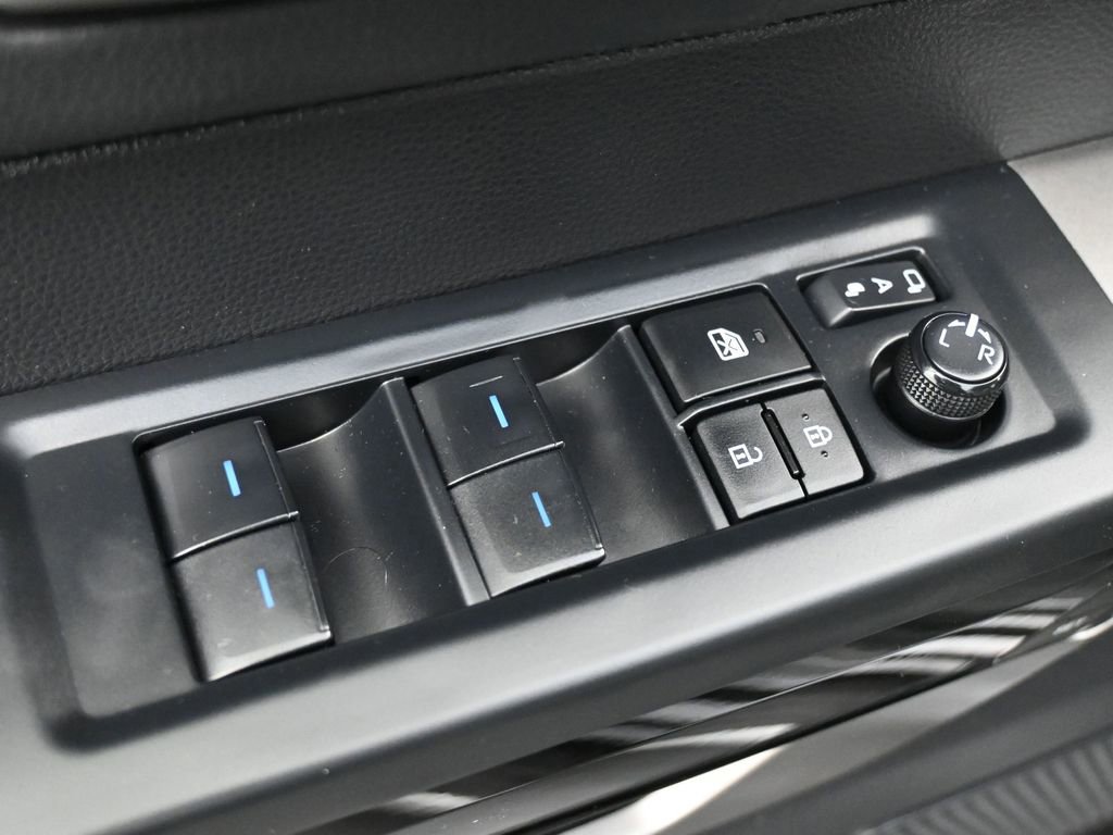 Used 2023 Toyota Tundra Limited AWD/4WD image 4