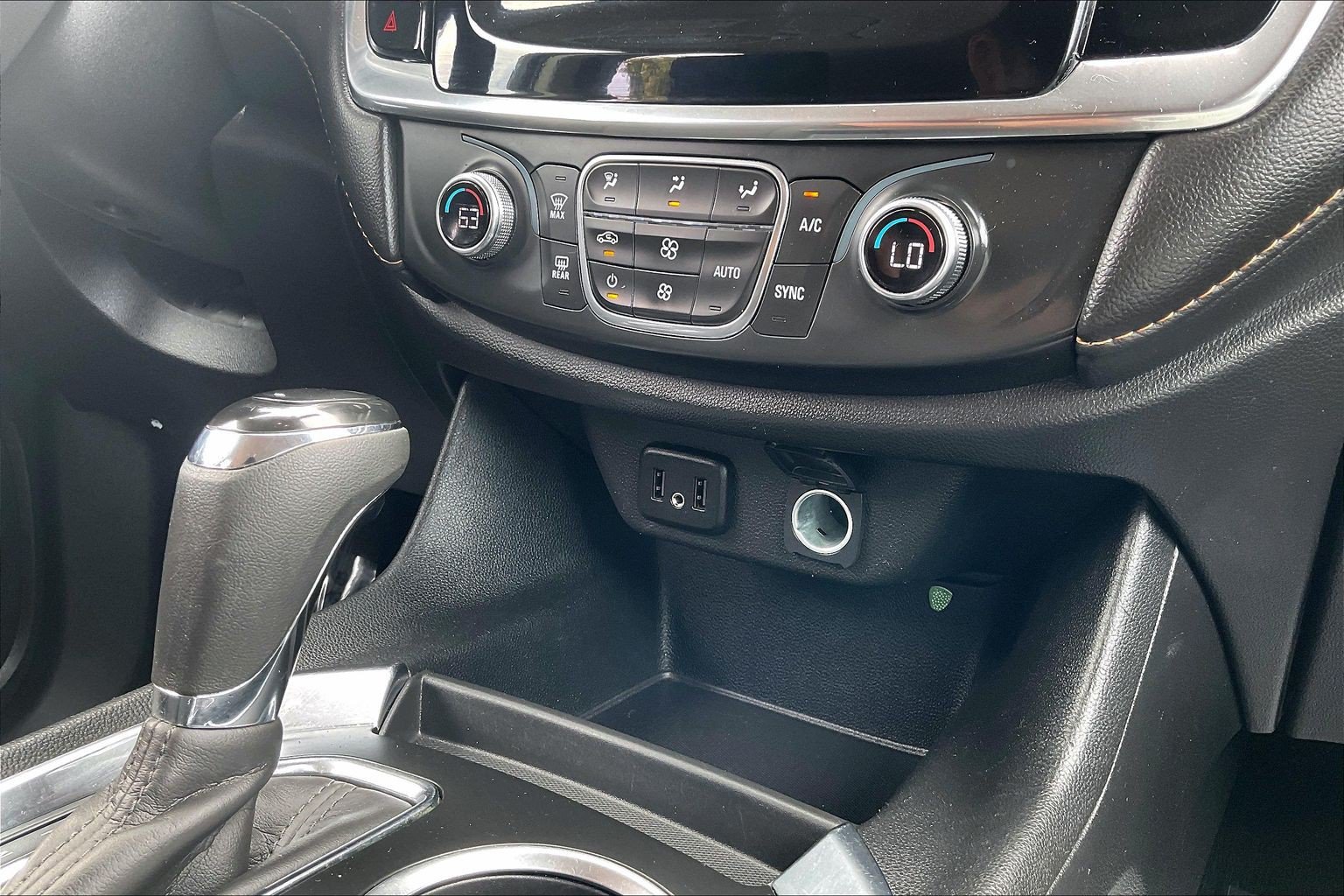 Used 2020 Chevrolet Traverse LS FWD image 39