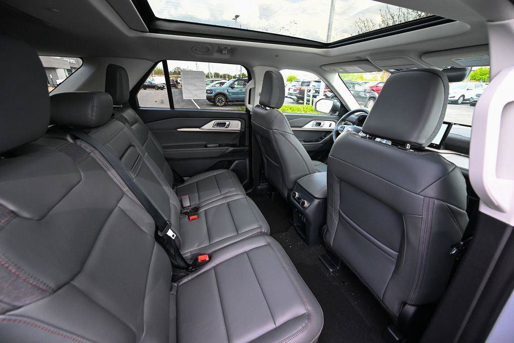 New 2026 Ford Explorer Active w/ Active Comfort Package AWD/4WD image 24