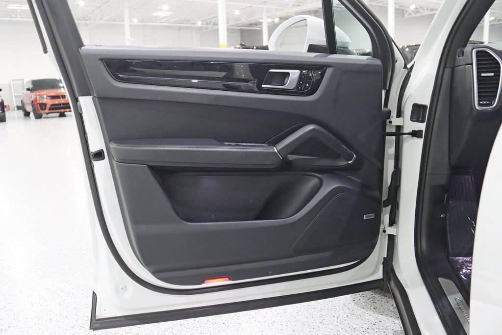 Used 2019 Porsche Cayenne AWD/4WD image 31