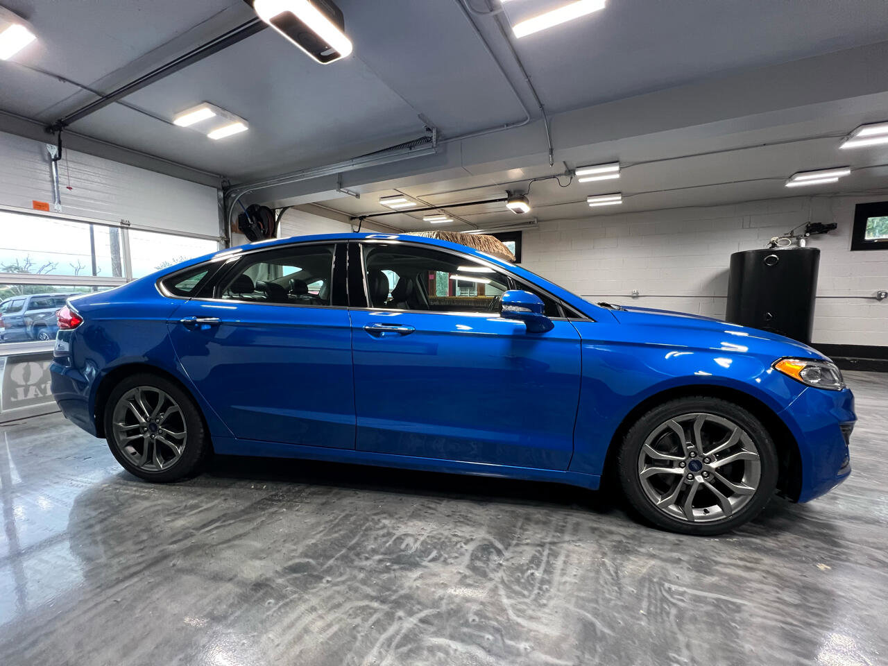 Used 2020 Ford Fusion Titanium image 9