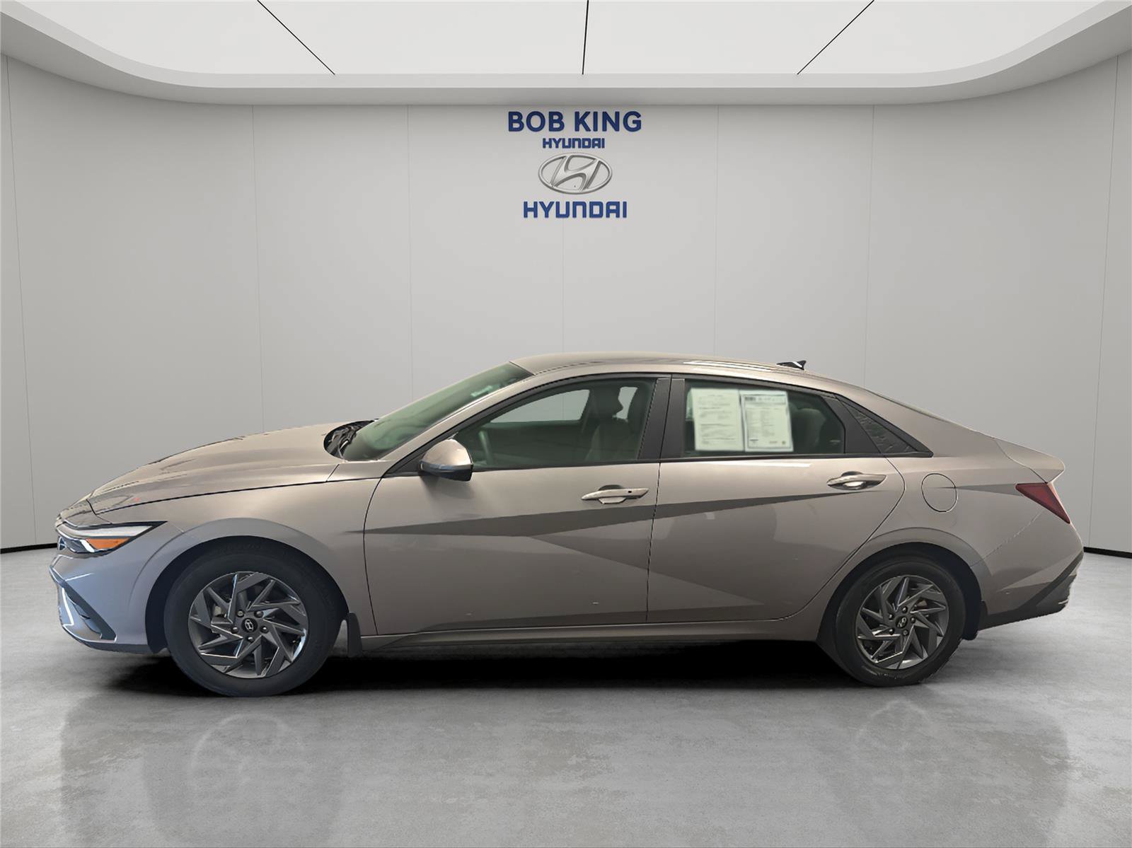 Certified 2024 Hyundai Elantra SEL FWD image 2