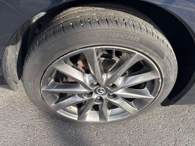 Used 2018 MAZDA MAZDA3 Touring image 32