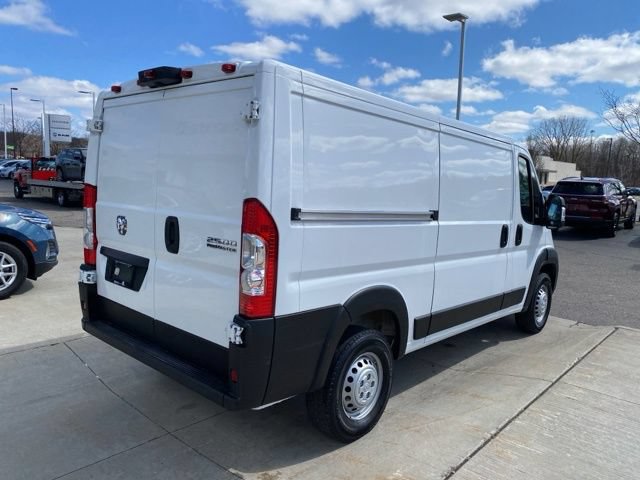 Used 2025 RAM ProMaster 2500 w/ Convenience Group FWD image 3