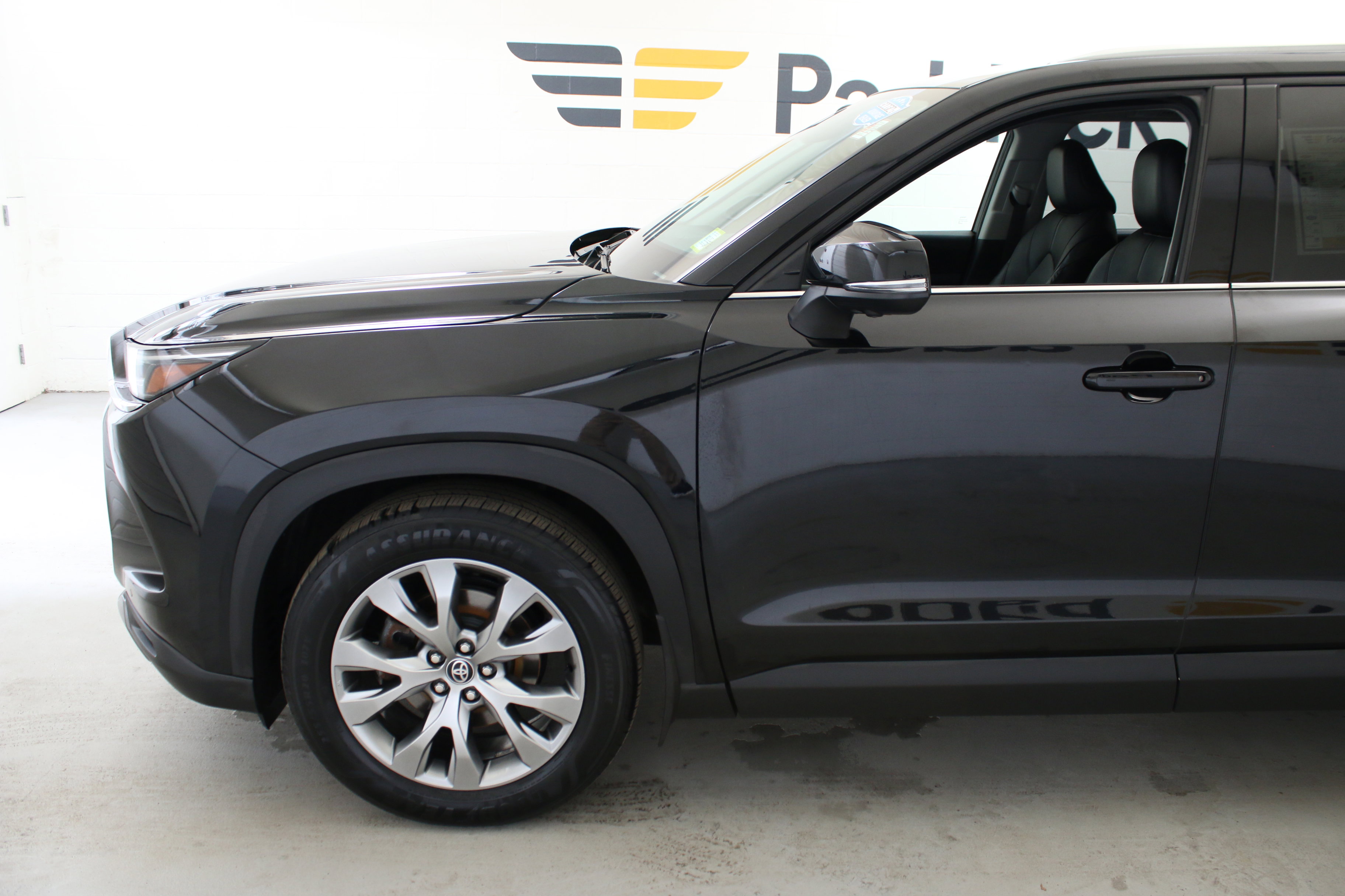 Used 2024 Toyota Grand Highlander Limited image 4