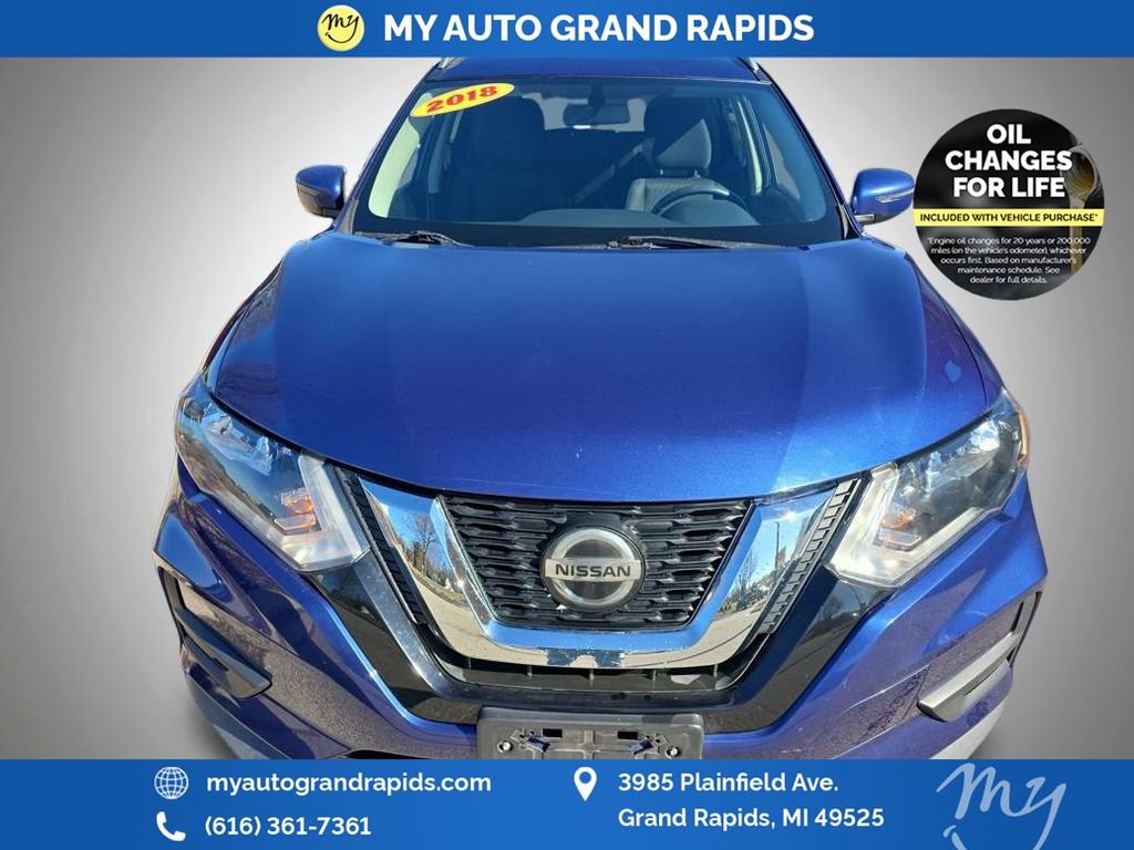 Used 2018 Nissan Rogue SV image 2