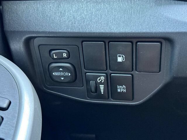 Used 2015 Toyota Prius Prime Plug-In Hybrid FWD image 33