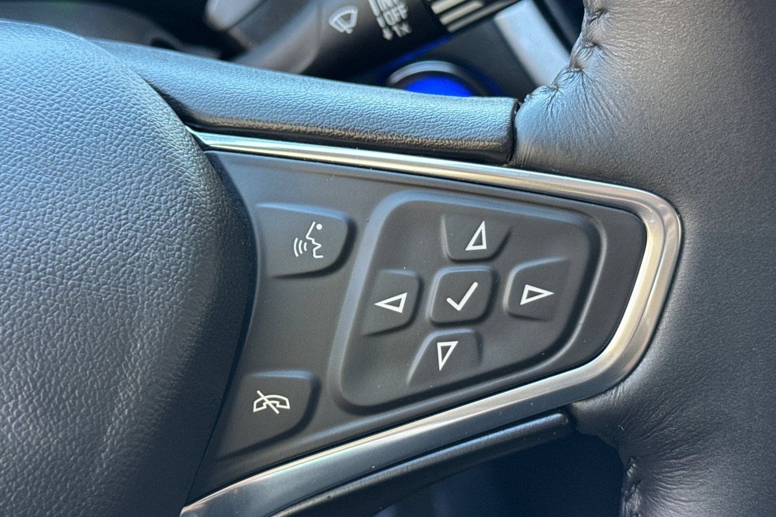 Used 2017 Chevrolet Volt LT FWD image 36
