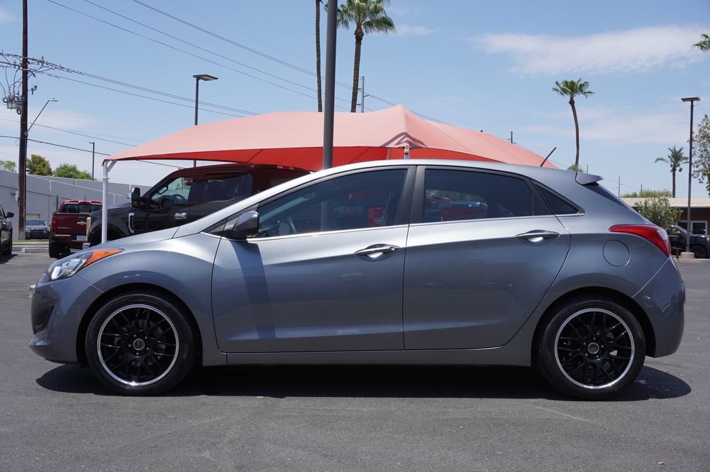 Used 2016 Hyundai Elantra GT FWD image 2