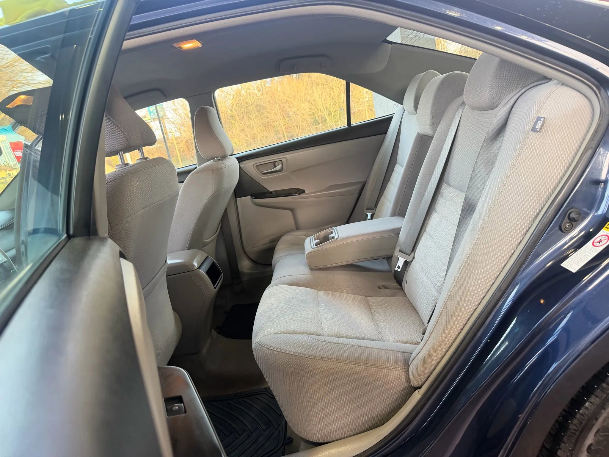 Used 2017 Toyota Camry LE image 20