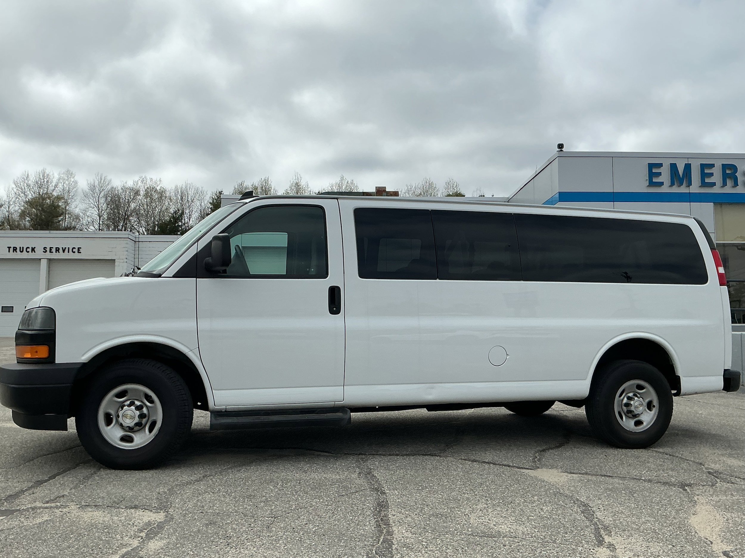 Used 2023 Chevrolet Express 3500 LS RWD image 5