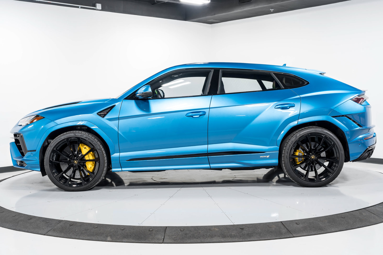 Used 2024 Lamborghini Urus S AWD/4WD image 6
