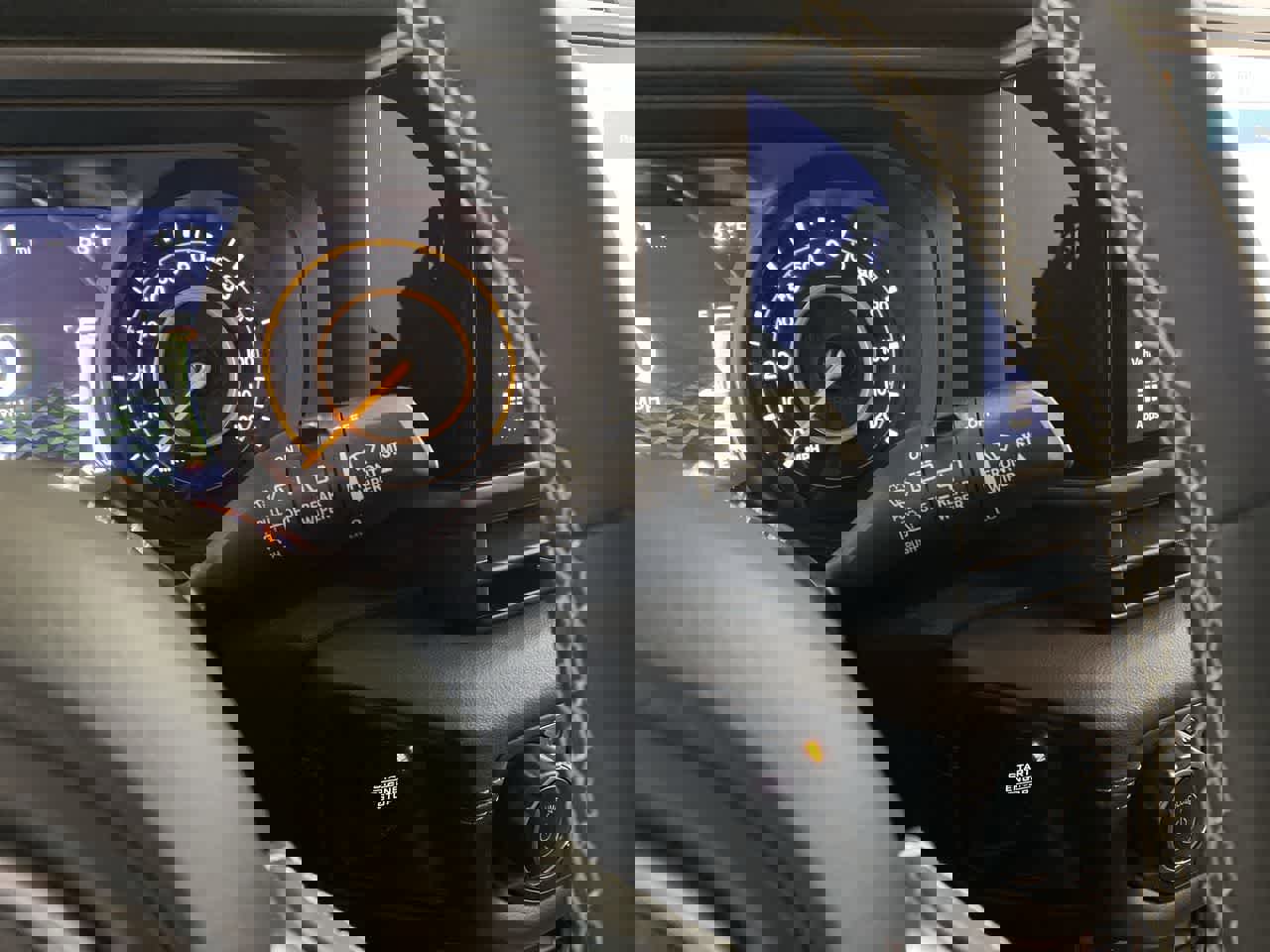 Used 2025 Jeep Wrangler Sahara image 22