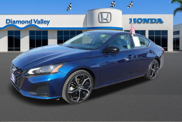 Used 2023 Nissan Altima 2.5 SR image 3