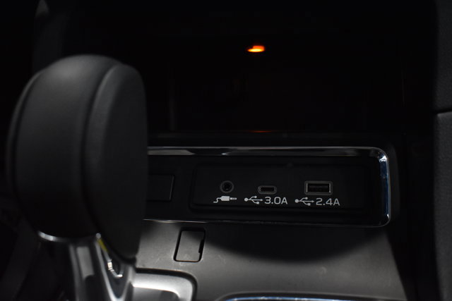 Used 2024 Subaru Ascent Premium w/ Convenience Package image 22