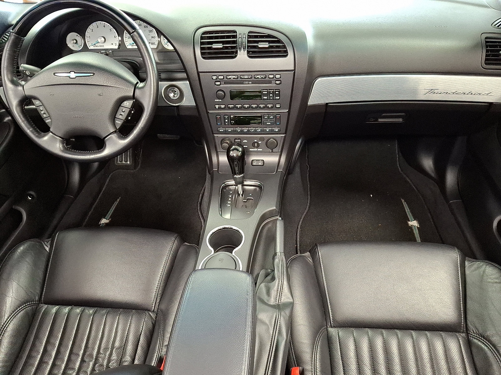 Used 2004 Ford Thunderbird image 15
