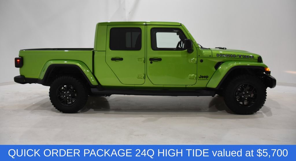 Used 2025 Jeep Gladiator Sport image 3