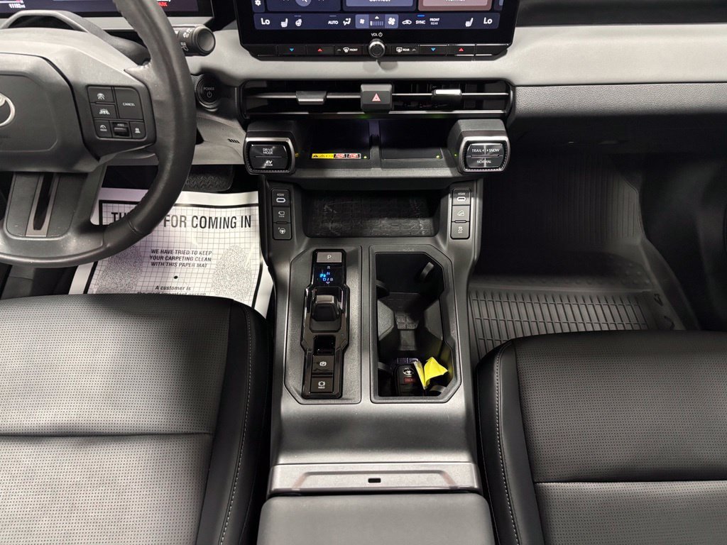 Used 2026 Toyota RAV4 Limited AWD/4WD image 33