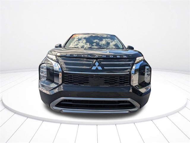 New 2025 Mitsubishi Outlander SE image 9