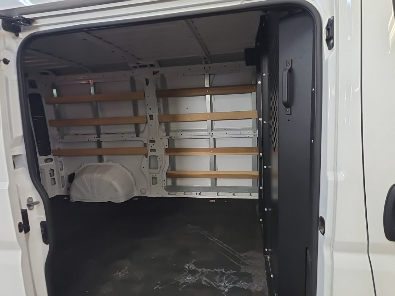 Used 2025 RAM ProMaster 2500 w/ U-Haul Equipment Group FWD image 33