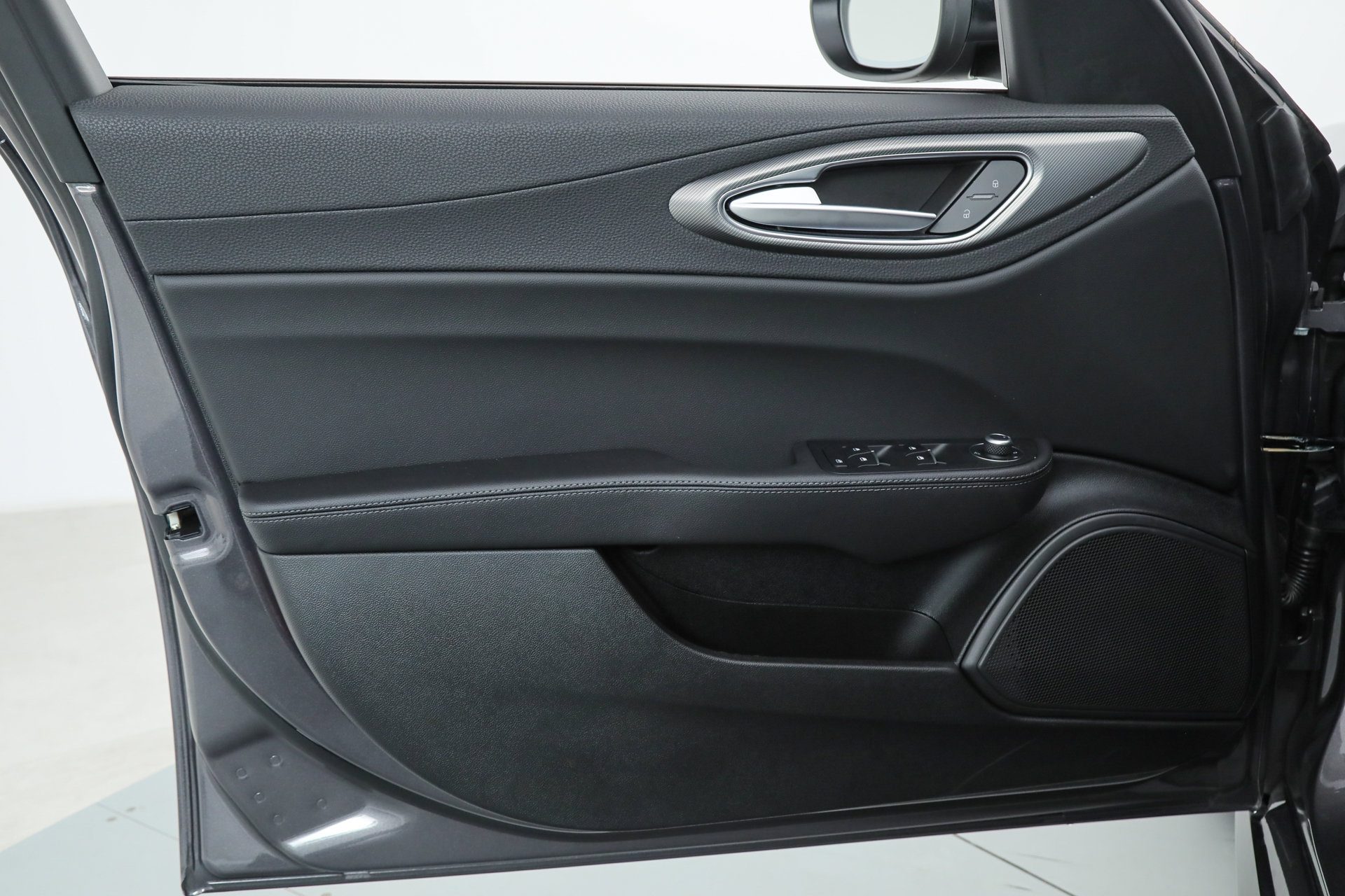 New 2025 Alfa Romeo Giulia w/ Driving Assist Package RWD image 14