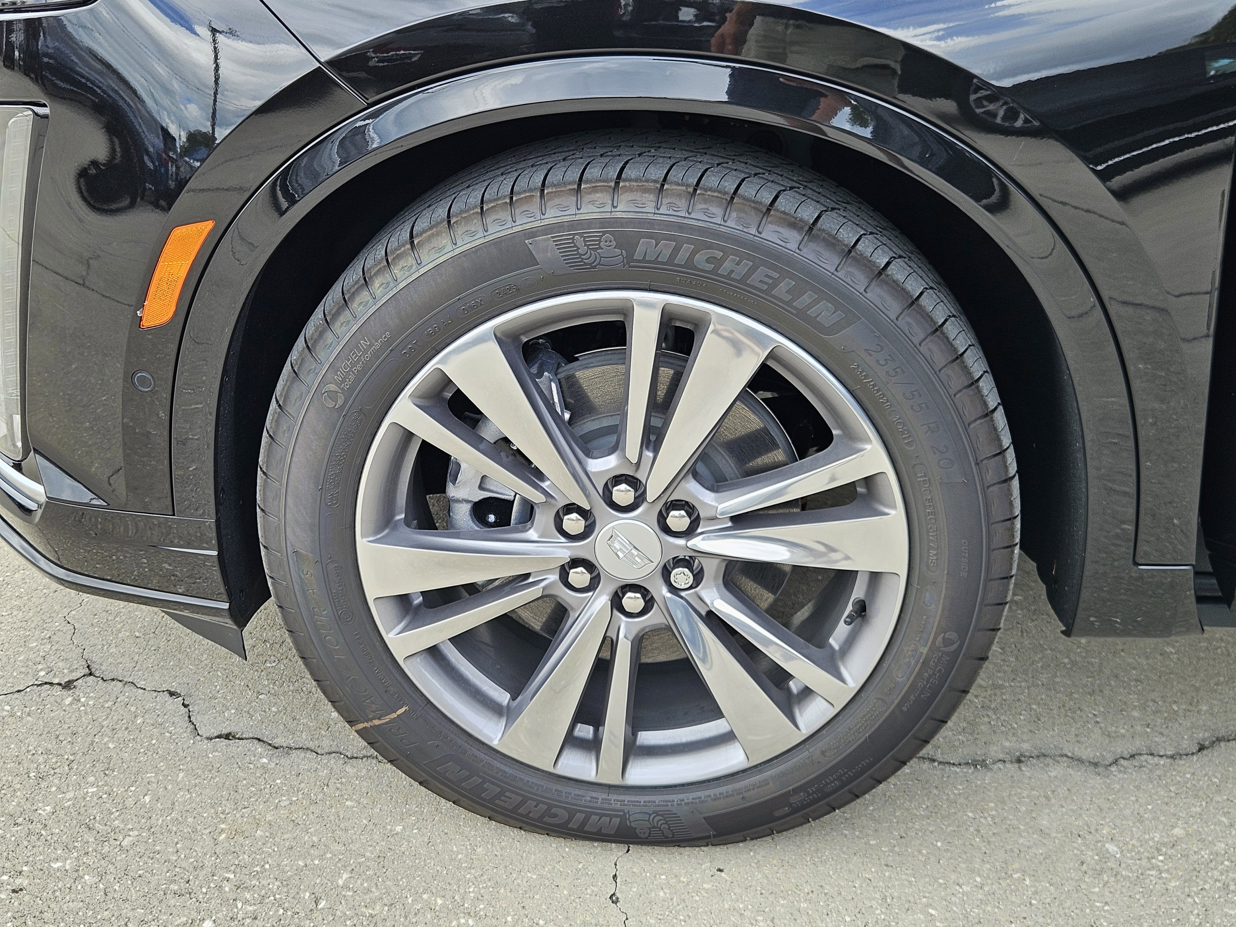 New 2025 Cadillac XT6 Premium Luxury w/ Technology Package FWD image 37