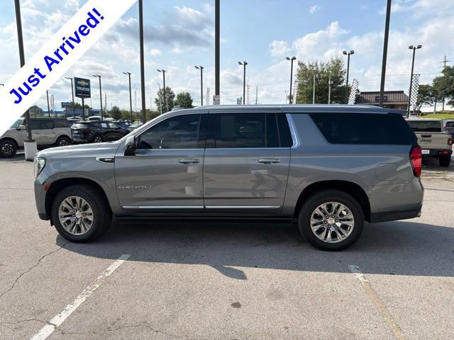 Used 2022 GMC Yukon XL Denali AWD/4WD image 6