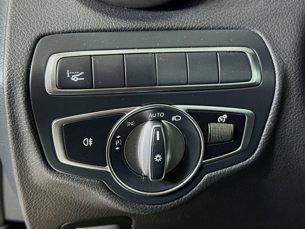 Used 2021 Mercedes-Benz C 300 4MATIC Sedan image 10