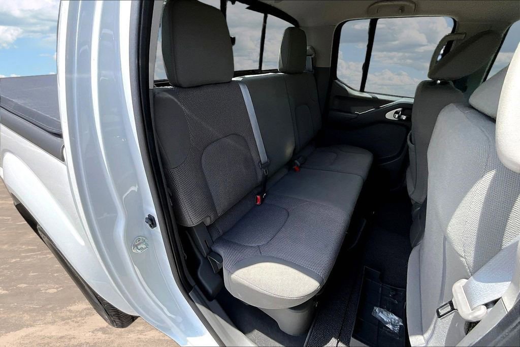 Used 2021 Nissan Frontier SV w/ Midnight Edition Floor Mats AWD/4WD image 28