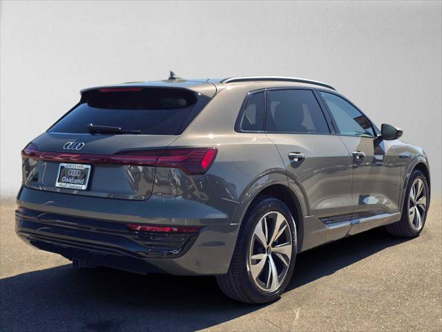 Used 2024 Audi Q8 e-tron Premium AWD/4WD image 3