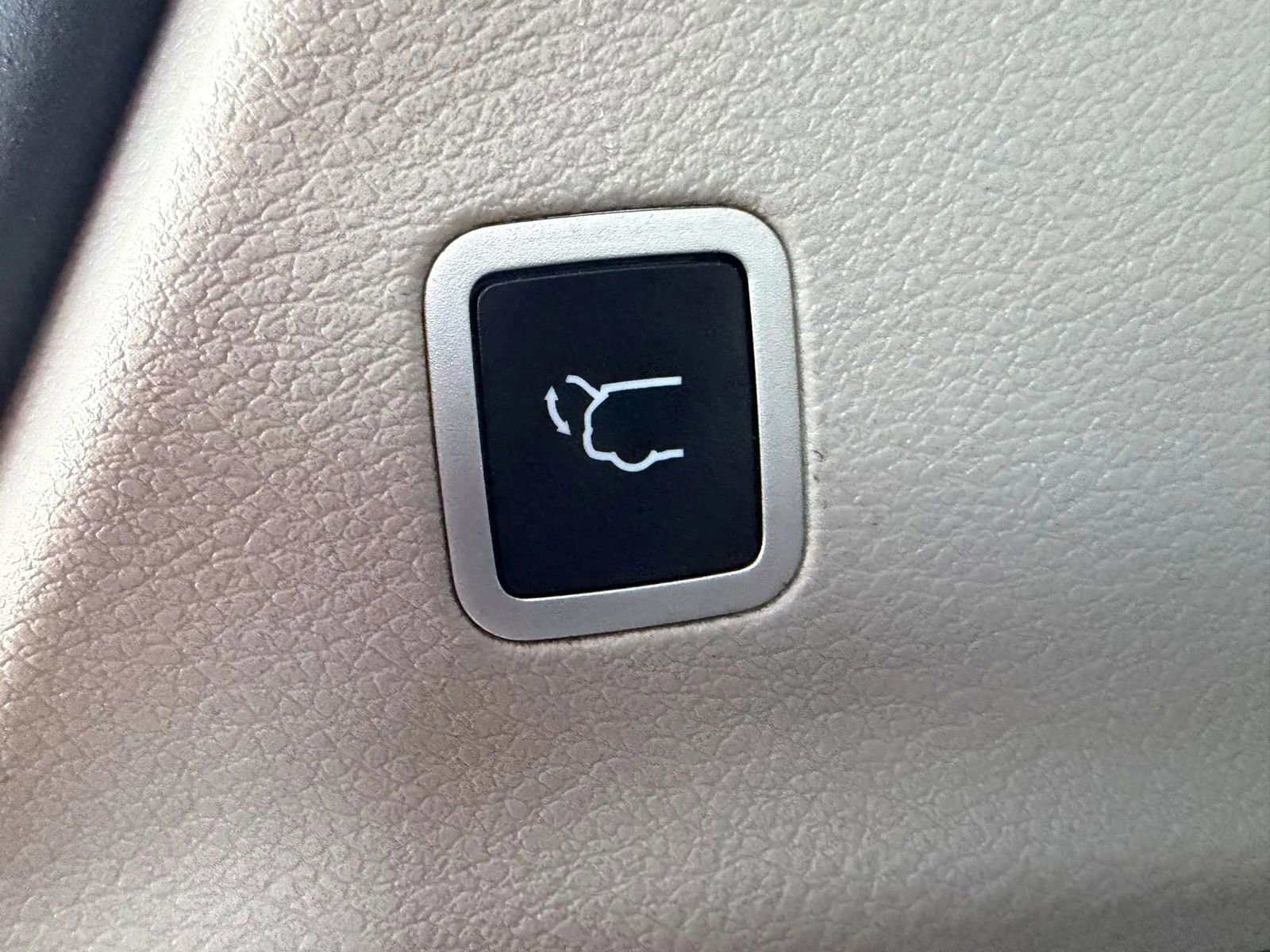 Used 2017 Chrysler Pacifica Touring-L image 19