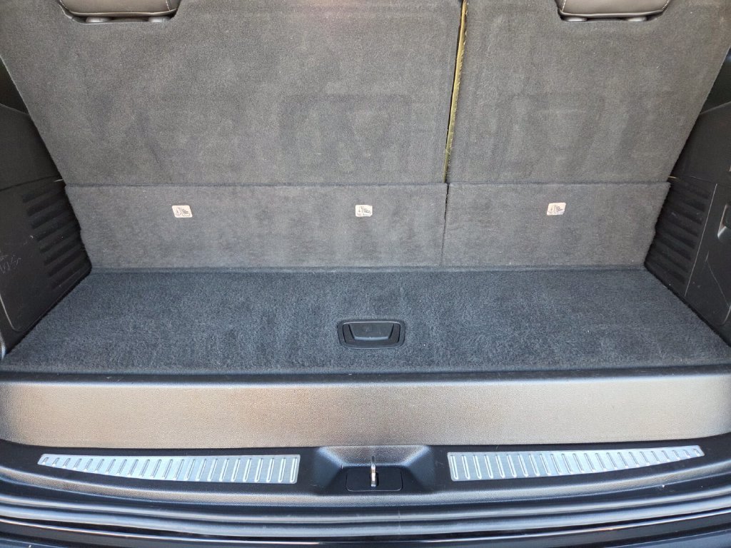 Used 2017 Chevrolet Tahoe Premier RWD image 19