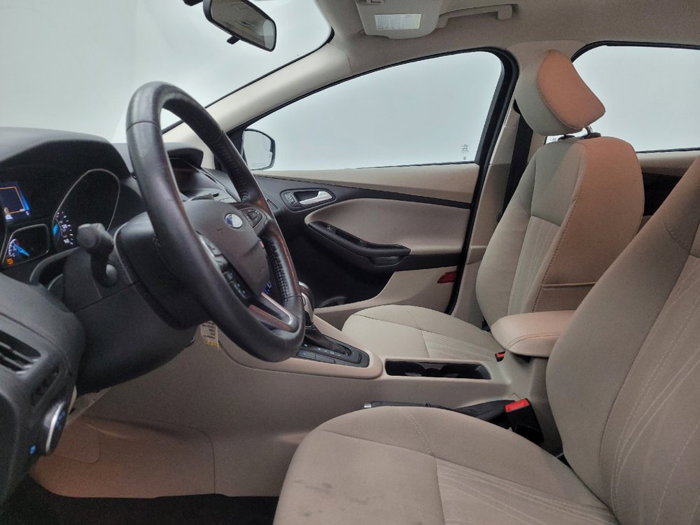 Used 2016 Ford Focus SE w/ SE Cold Weather Package image 17