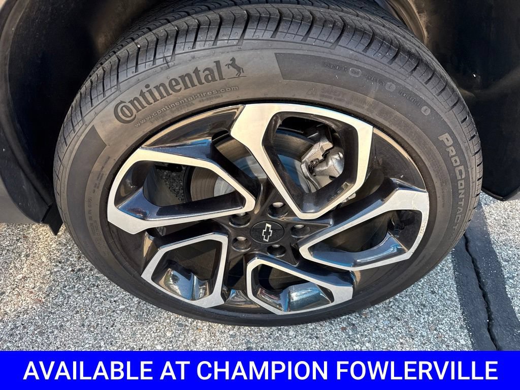 Used 2025 Chevrolet Trax RS w/ Sunroof Package FWD image 14