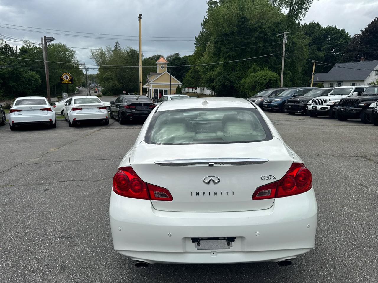 Used 2013 INFINITI G37 x Sedan w/ Premium Pkg AWD/4WD image 9