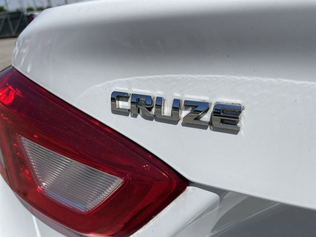 Used 2017 Chevrolet Cruze LT FWD image 6