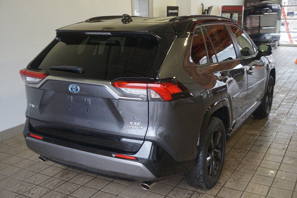 Used 2020 Toyota RAV4 XSE image 16