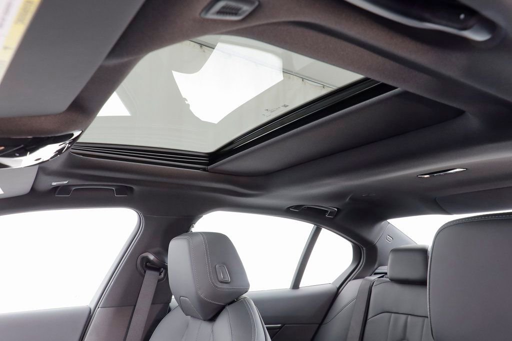 New 2026 BMW 530i xDrive w/ M Sport Package image 14