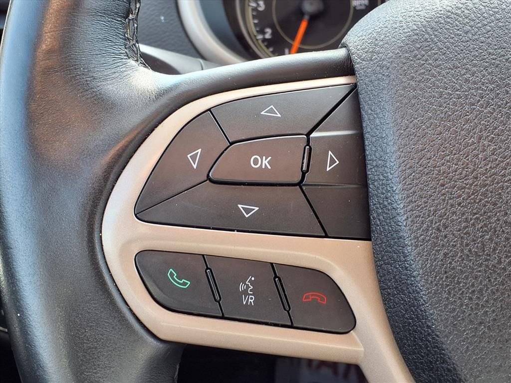 Used 2017 Jeep Cherokee Latitude w/ True North Edition image 30
