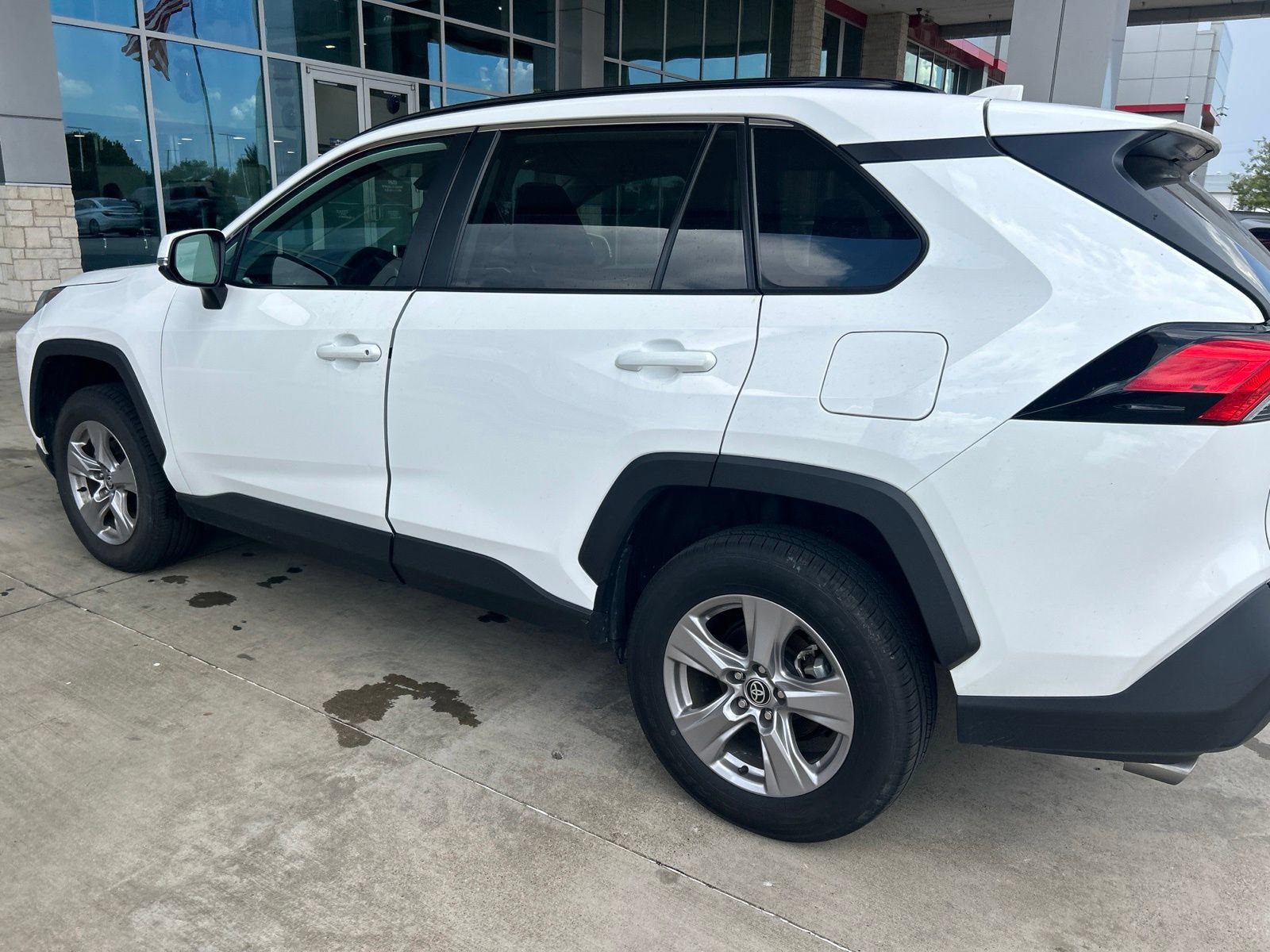 Used 2025 Toyota RAV4 XLE FWD image 13