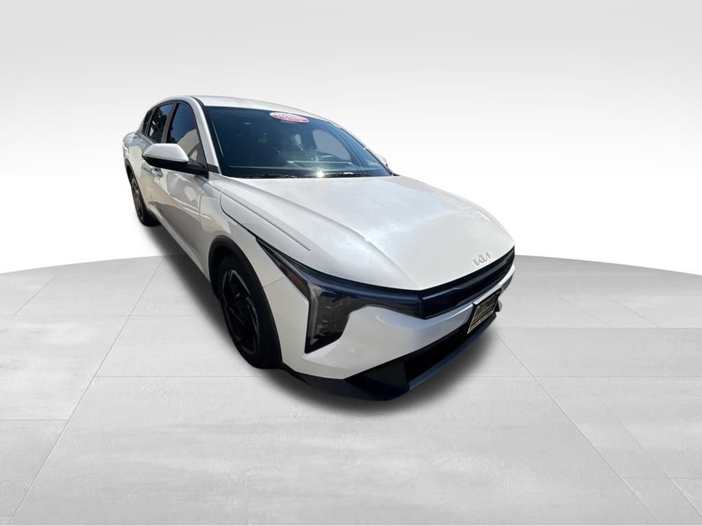 Certified 2025 Kia K4 GT-Line Turbo FWD image 10