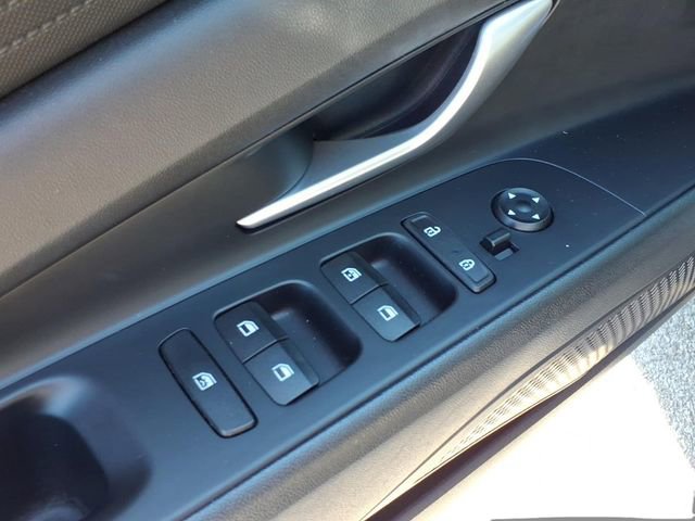 Used 2022 Hyundai Elantra Blue FWD image 17