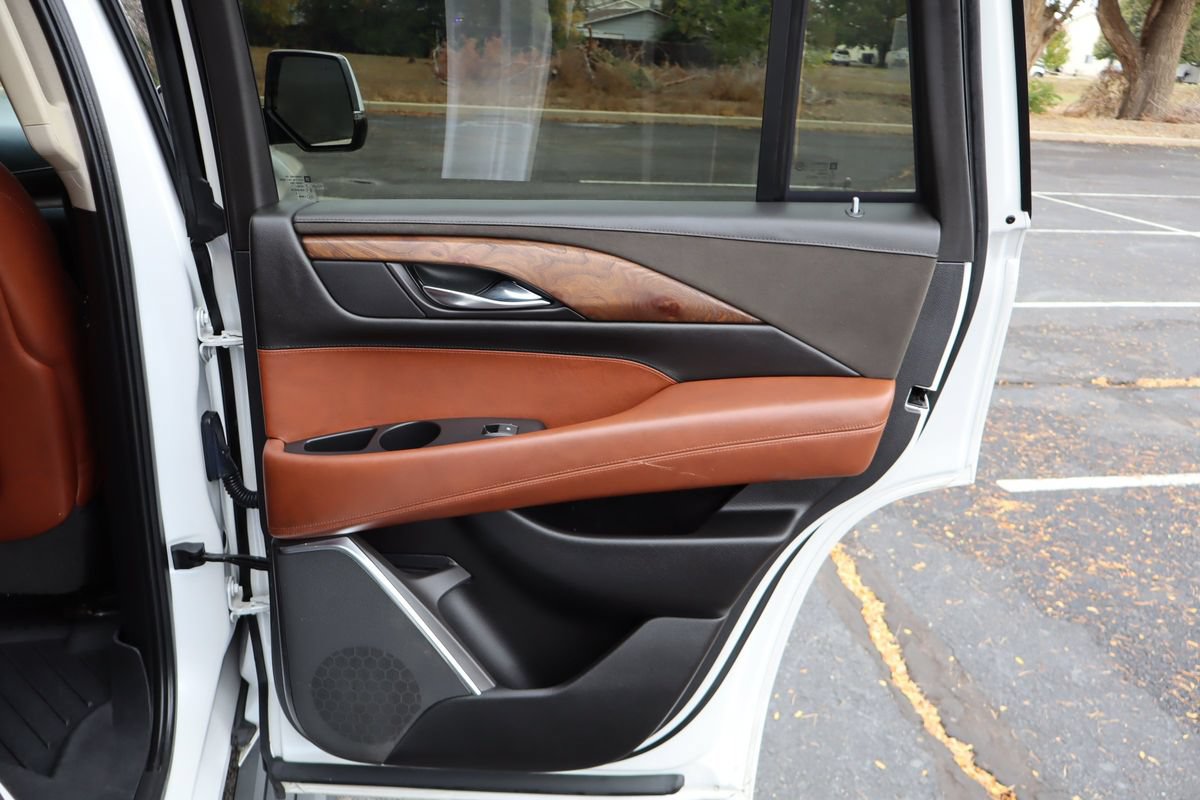 Used 2016 Cadillac Escalade Premium AWD/4WD image 27