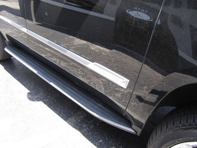 Used 2018 Cadillac Escalade Luxury w/ LPO, Radiant Package image 36