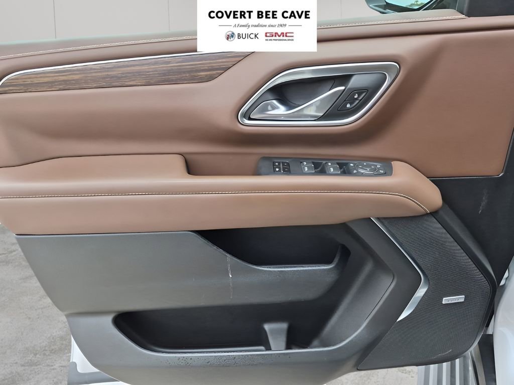 Used 2023 Chevrolet Suburban High Country image 27