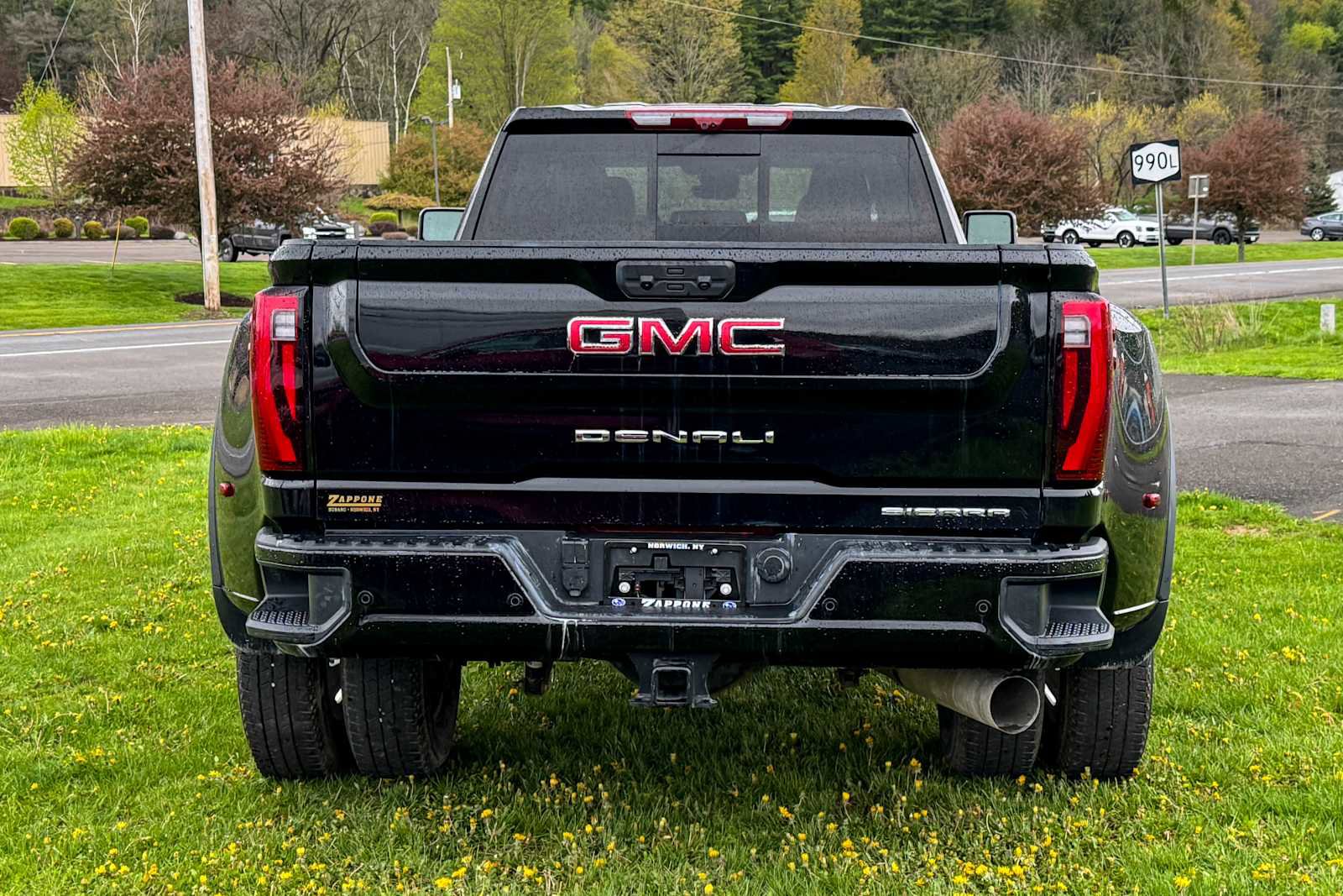 Used 2025 GMC Sierra 3500 Denali w/ Denali Reserve Package AWD/4WD image 4
