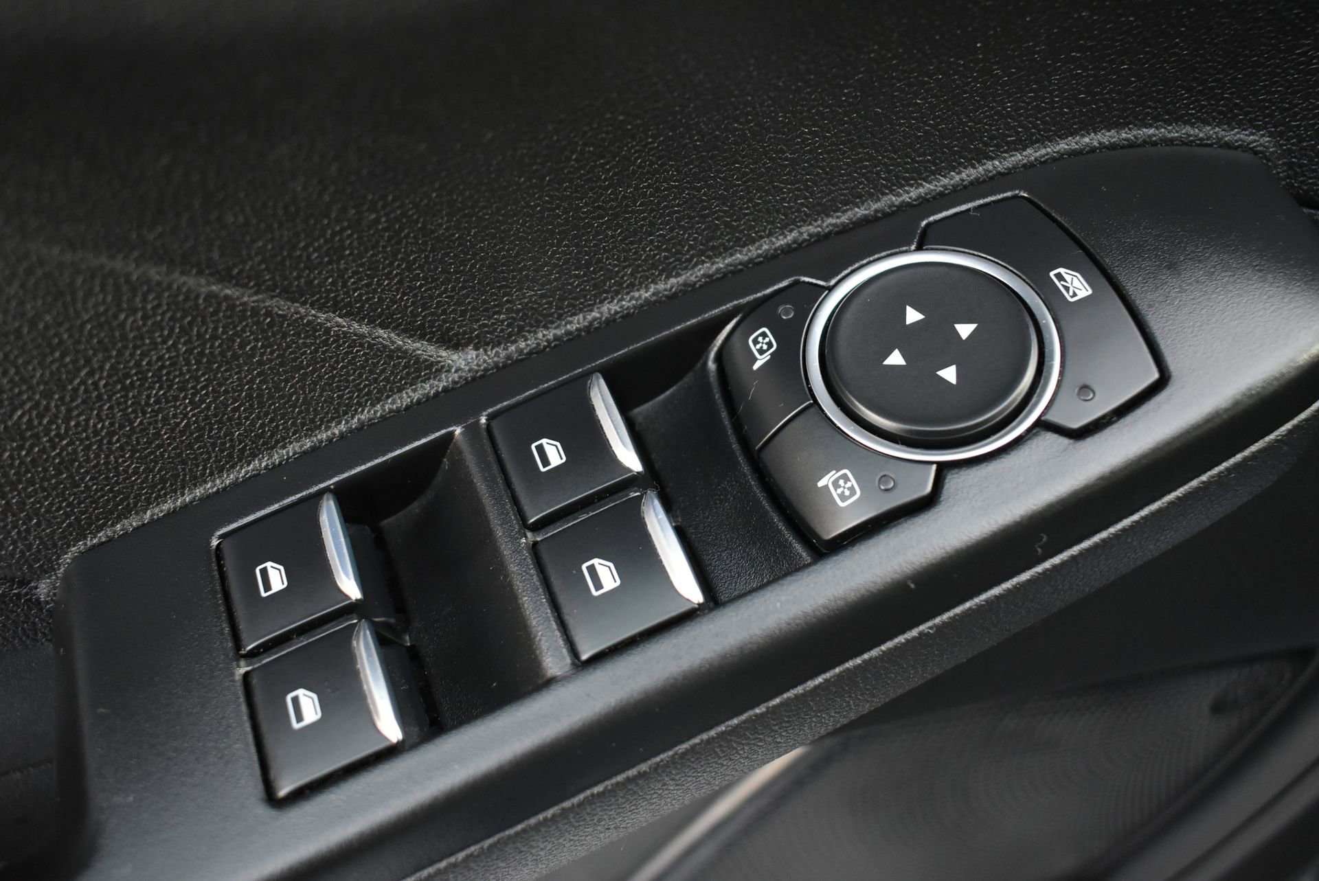 Used 2025 Ford Escape ST-Line image 12